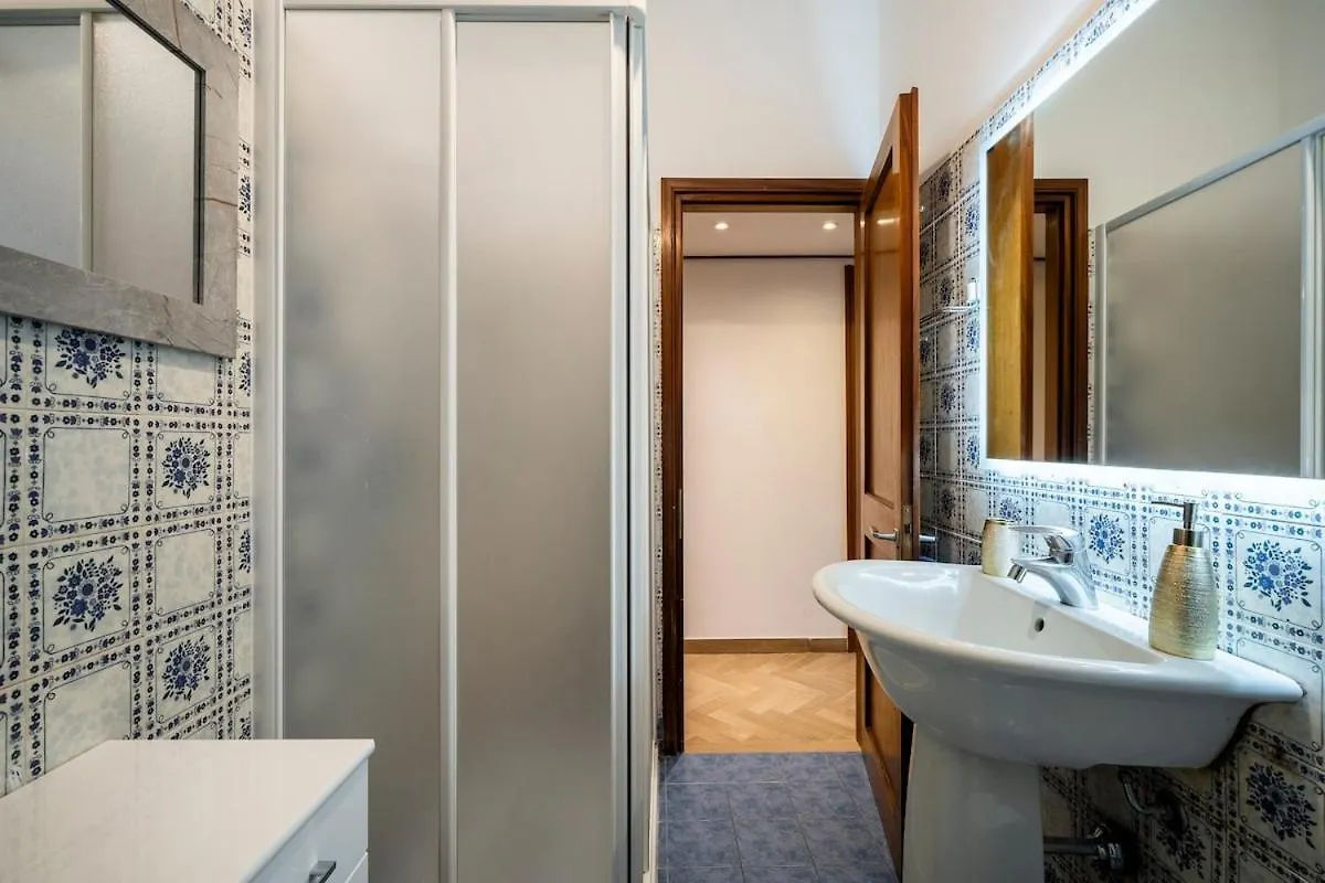 Near Airport 6 Guests - Big Elegant Apartment Florence Italy