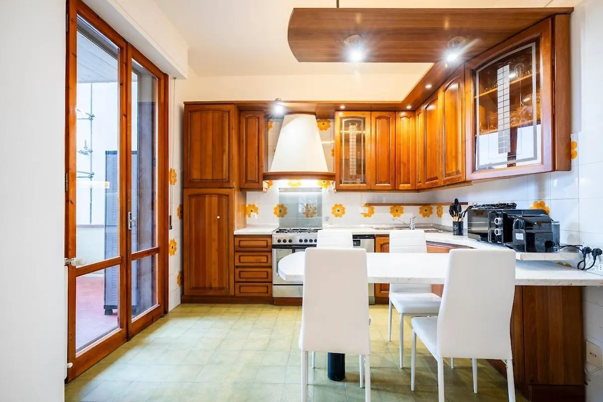 Near Airport 6 Guests - Big Elegant Apartment Florence Italy