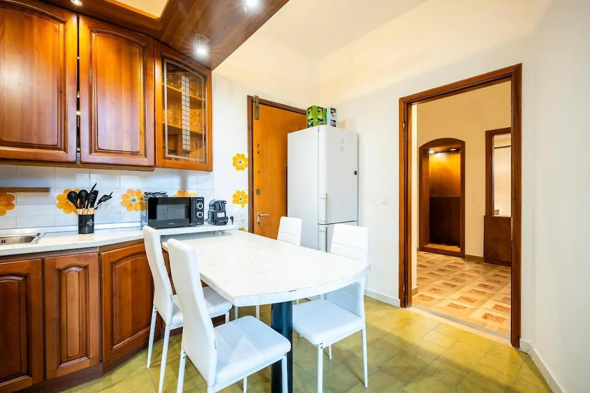 Near Airport 6 Guests - Big Elegant Apartment Florence Italy